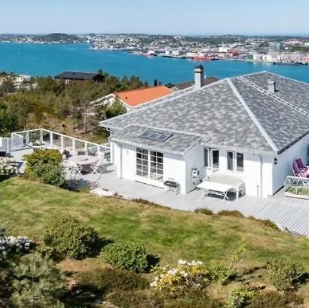 Freya With Stunning Sea View *