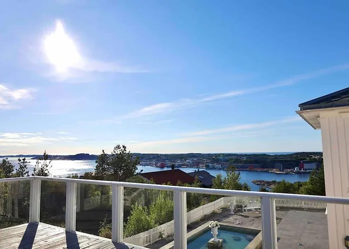 Freya With Stunning Sea View Villa