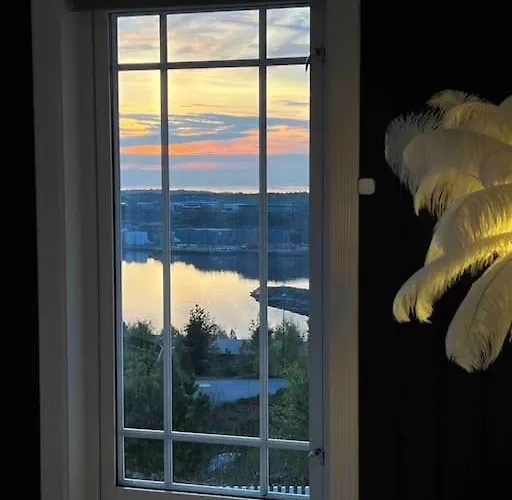 Freya With Stunning Sea View Kristiansund