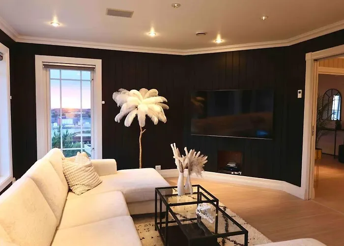 Freya With Stunning Sea View *