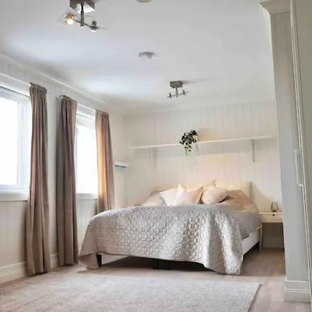 Freya With Stunning Sea View